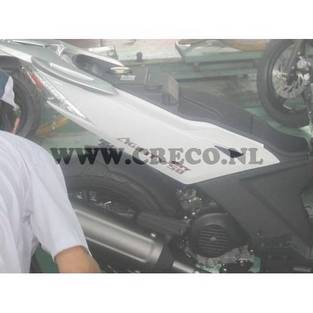 embleem zijkap kymco city kymco agility 16